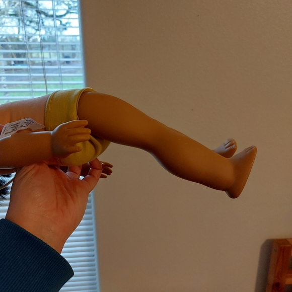 American Girl Ivy Ling Doll and Book - Picture 4 of 11